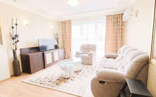 Тристаен апартамент в затворен комплекс в кв. Борово