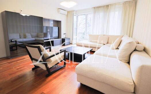 Тристаен апартамент до Софийски Университет