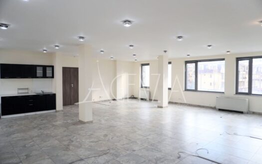 Офис до бул."България"