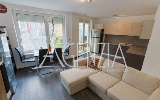 Тристаен обзаведен апартамент на Панорамен път в кв. Бояна