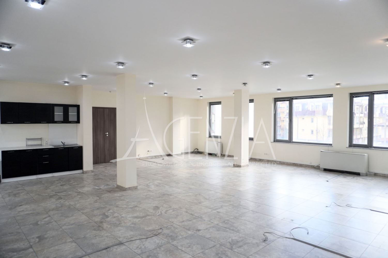 Bureau près de Bulgaria Blvd."