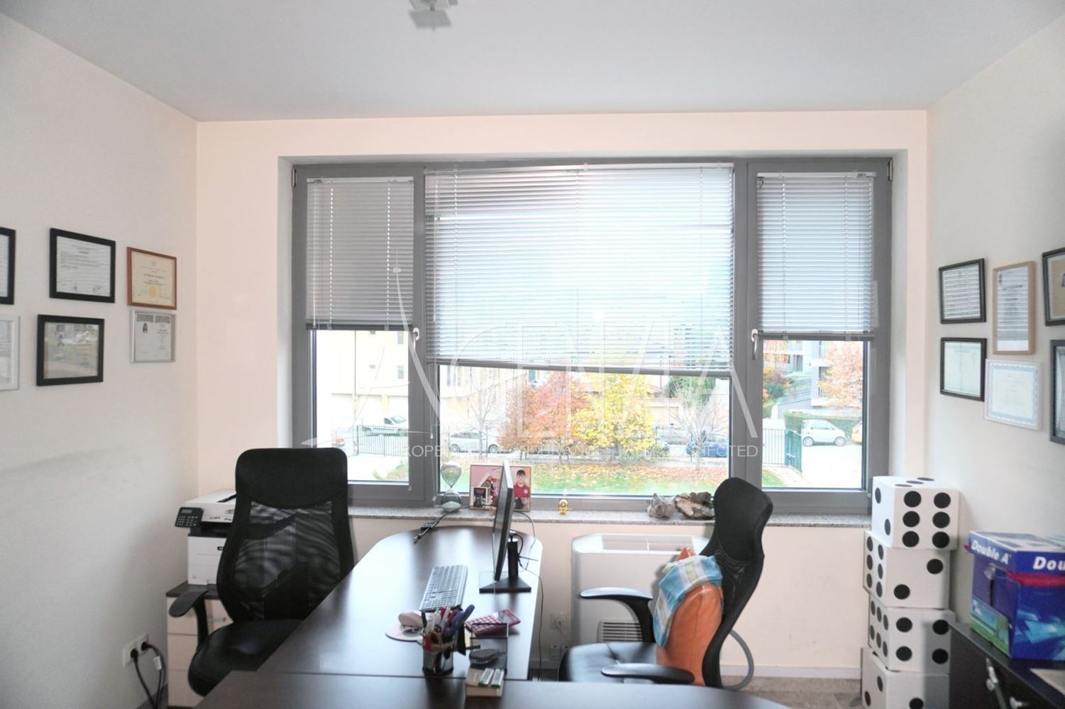 Bureau près de Bulgaria Blvd."