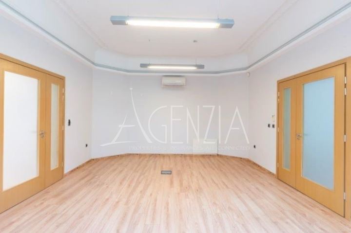 Offices in a prestigious office building on Vitosha Blvd."