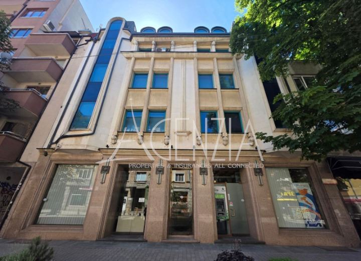 Établissement / Local commercial situé dans une rue prestigieuse du centre de Sofia