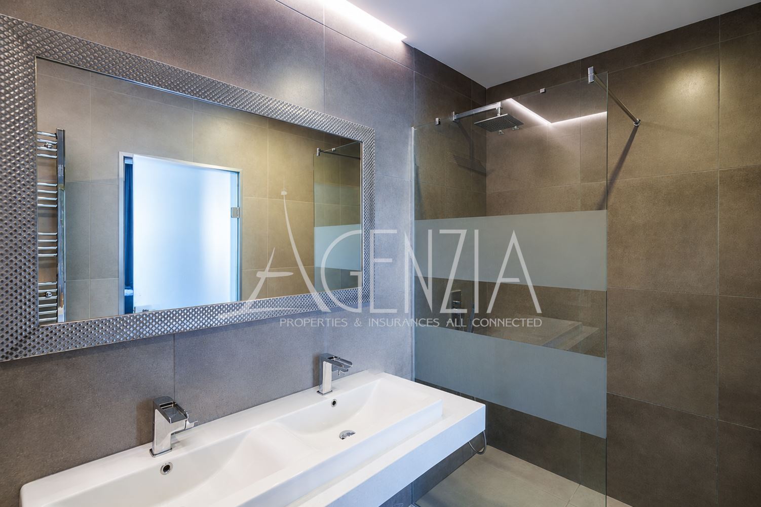 Appartement 3 pièces à louer dans le quartier de Vitosha, complexe Belle Rose 2
