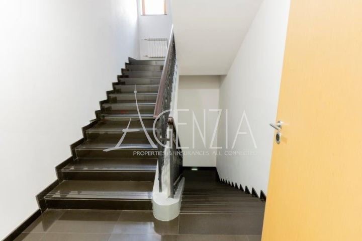 Offices in a prestigious office building on Vitosha Blvd."