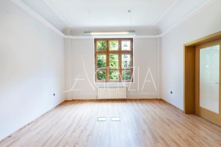 Offices in a prestigious office building on Vitosha Blvd."