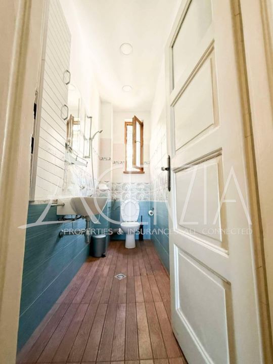 Two-bedroom apartment with a view of the National Palace of Culture