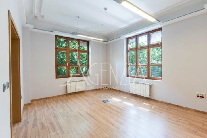 Offices in a prestigious office building on Vitosha Blvd."