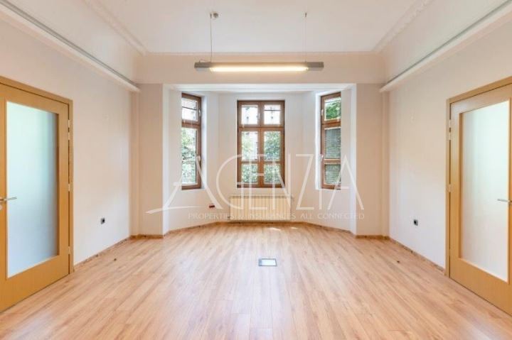 Offices in a prestigious office building on Vitosha Blvd."