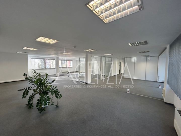 Representative office for rent near the National Palace of Culture, on a separate floor