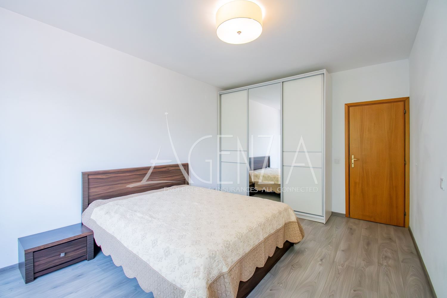 APPARTEMENT DE QUATRE PIÈCES À LOUER DANS LE QUARTIER DE LOZENETS