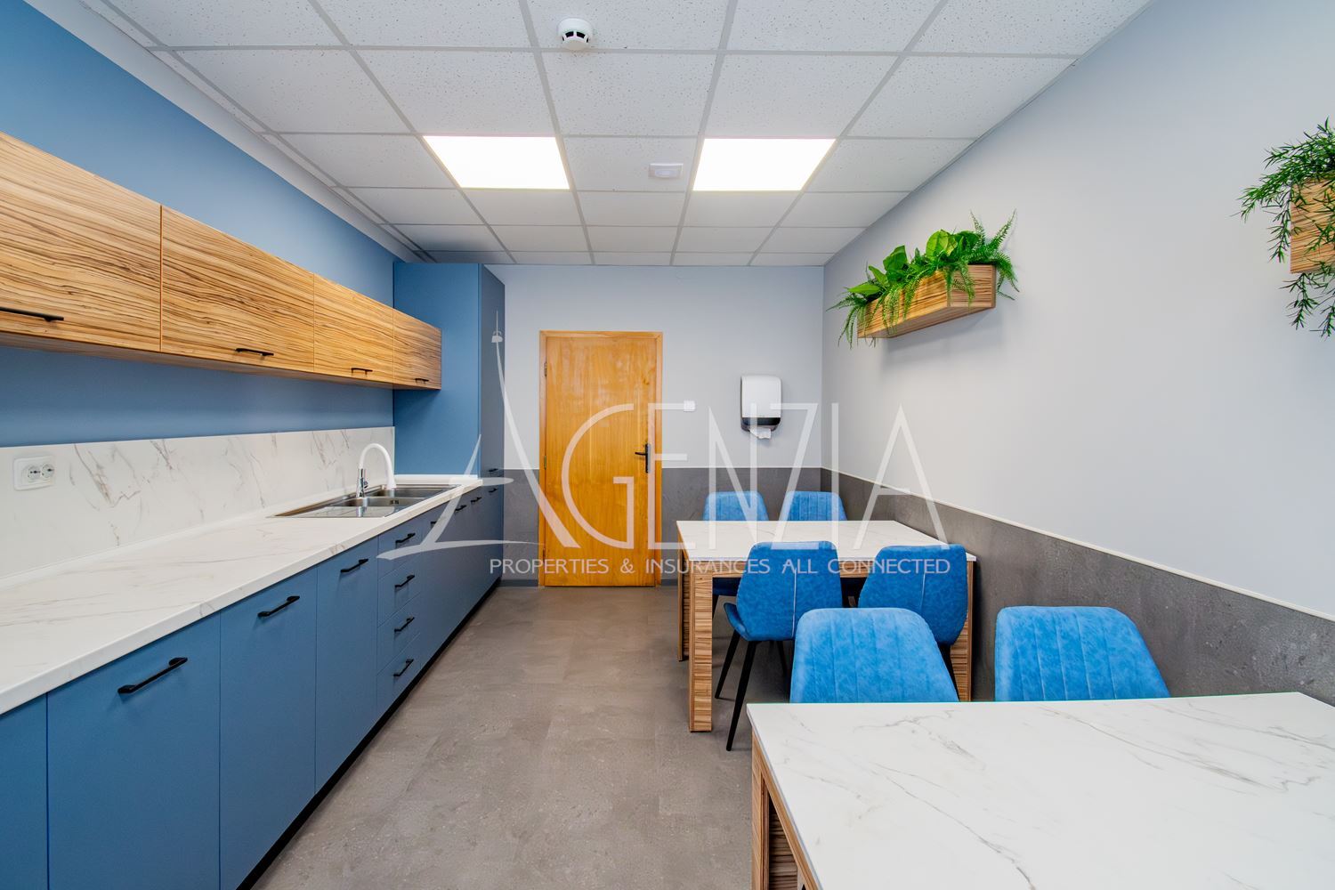 Private office in the SP 65 Office Spaces business building