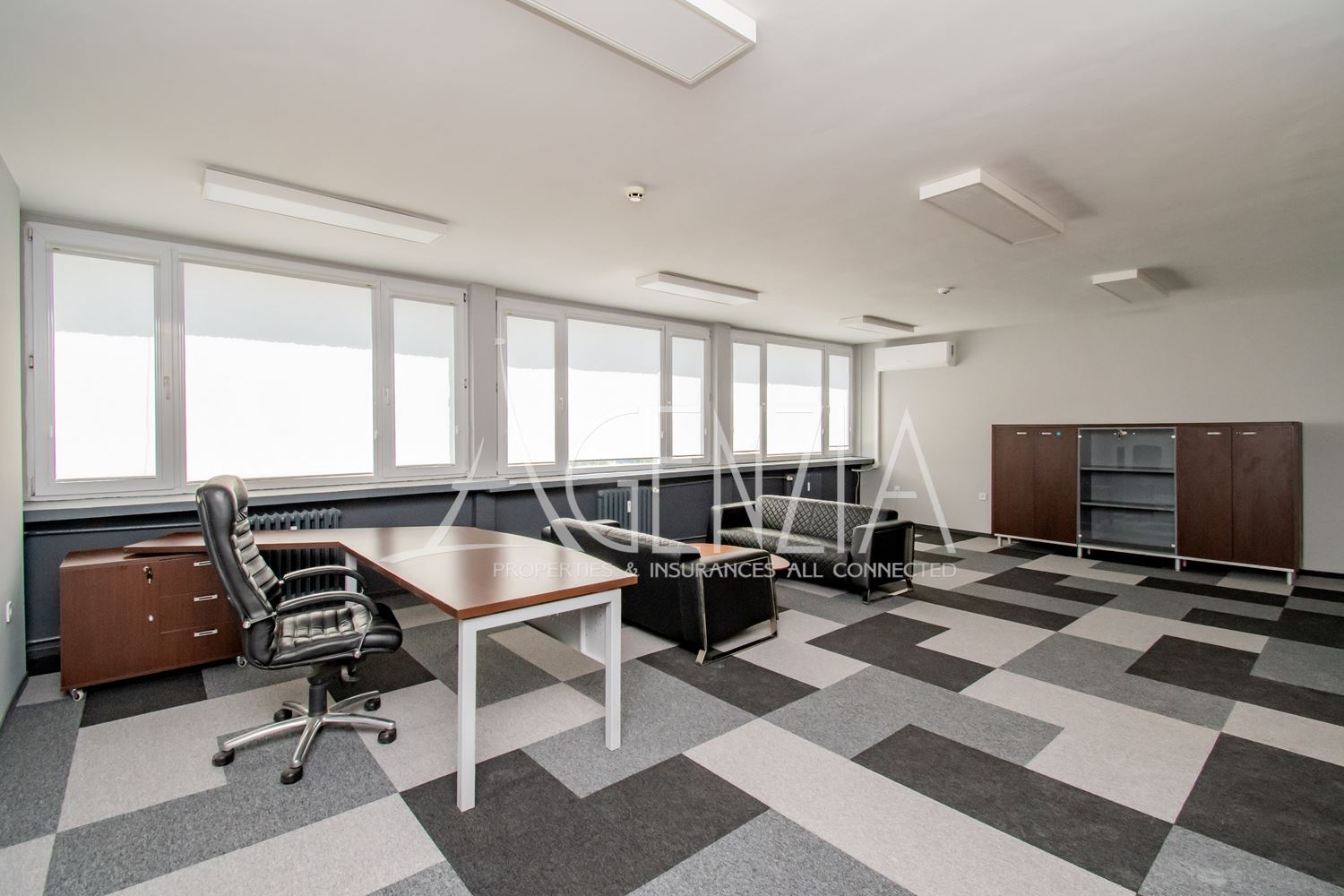Private office in the SP 65 Office Spaces business building