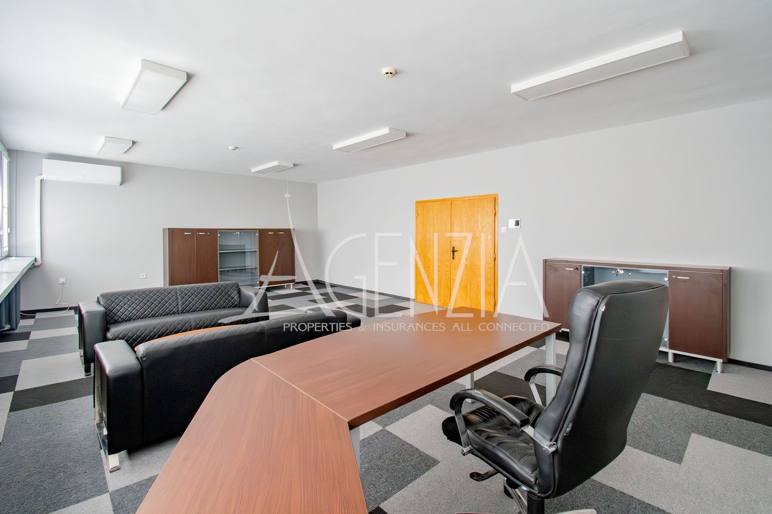 Private office in the SP 65 Office Spaces business building