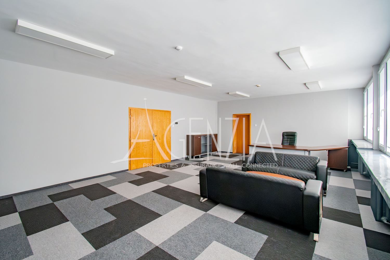 Private office in the SP 65 Office Spaces business building