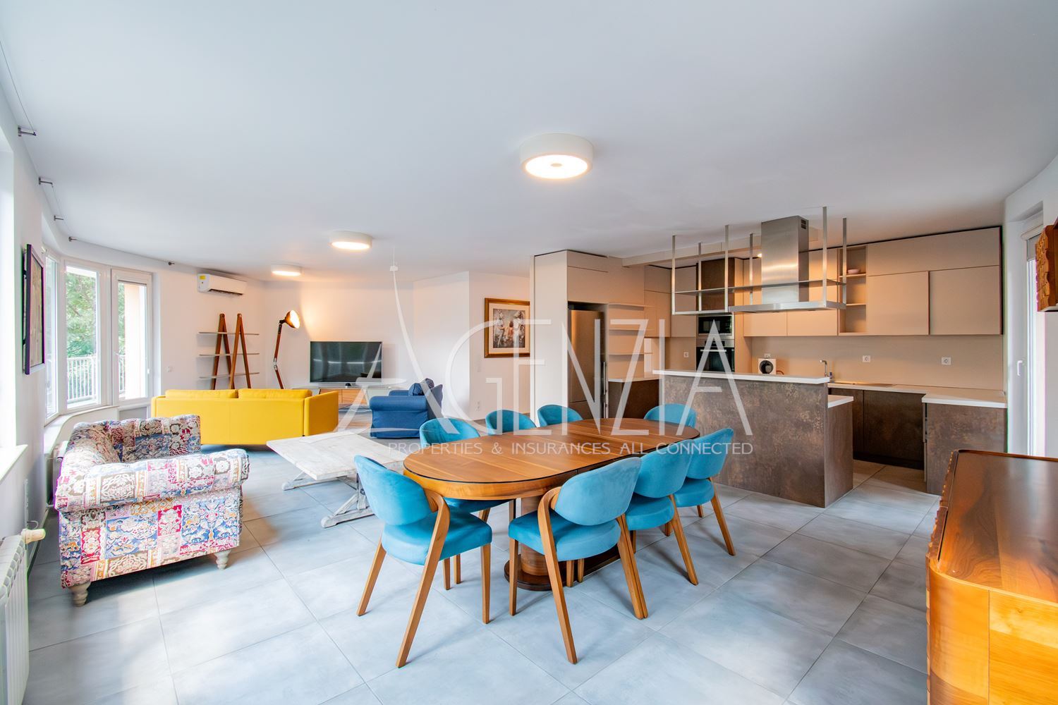 APPARTEMENT DE QUATRE PIÈCES À LOUER DANS LE QUARTIER DE LOZENETS