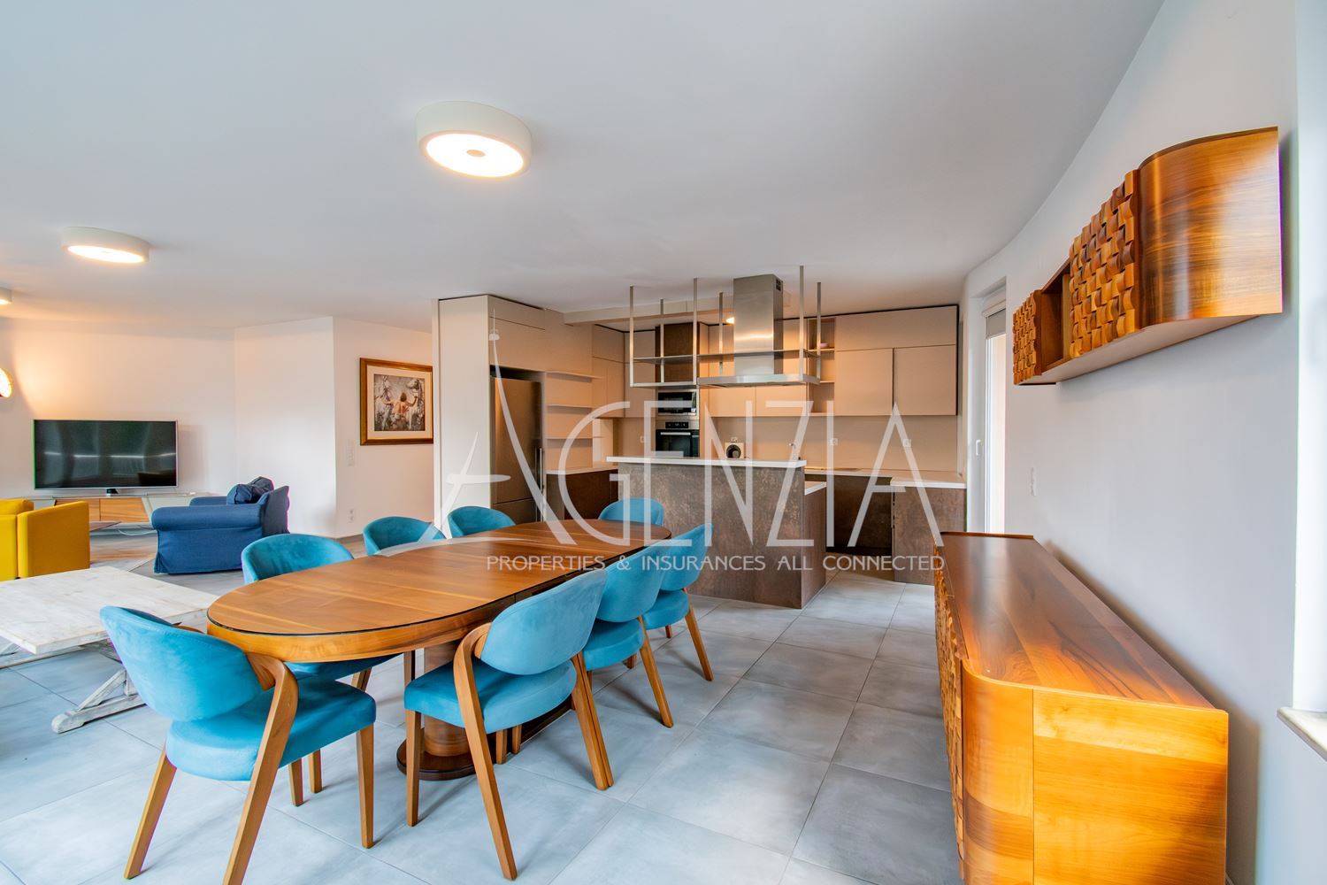 APPARTEMENT DE QUATRE PIÈCES À LOUER DANS LE QUARTIER DE LOZENETS