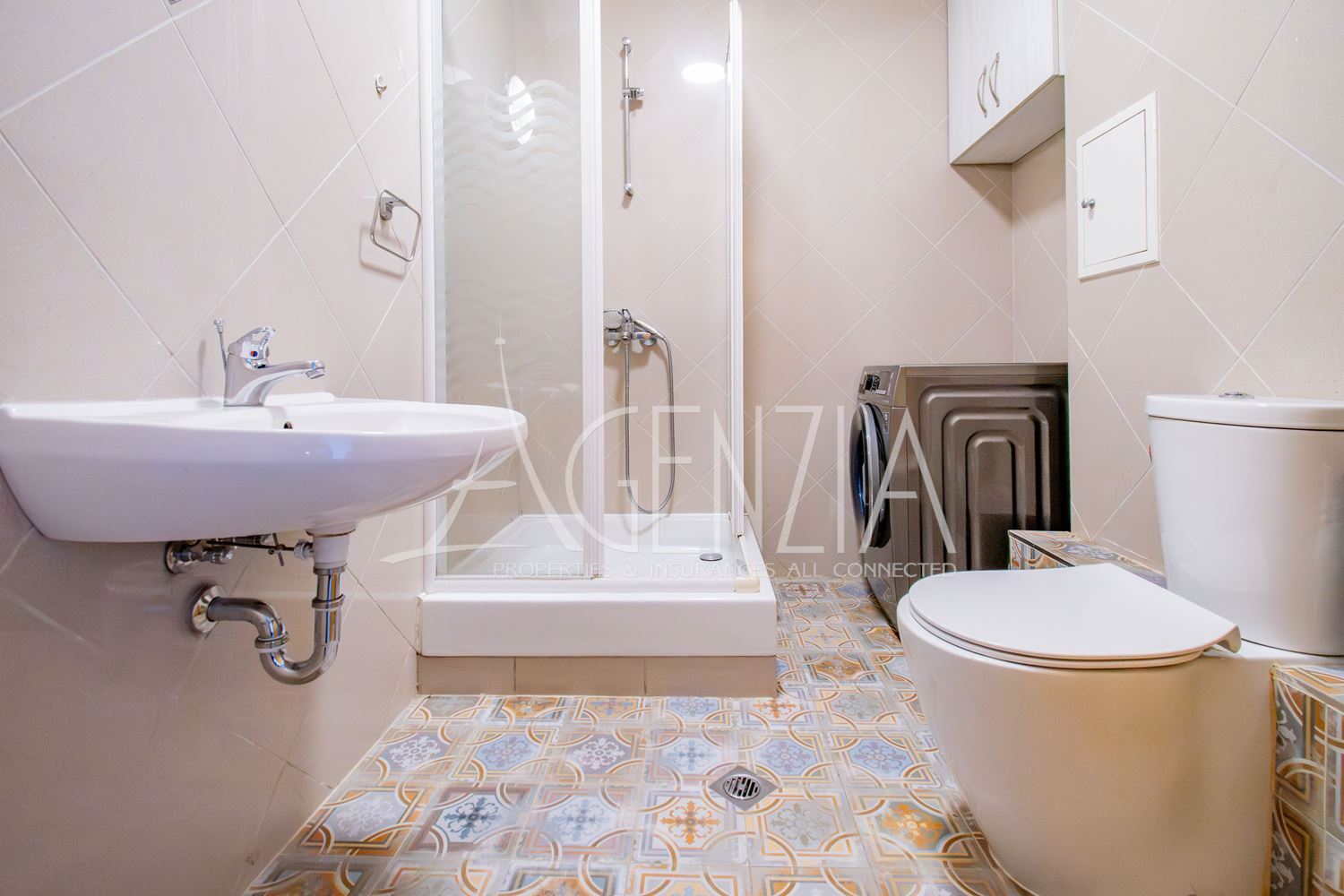 APPARTEMENT DE QUATRE PIÈCES À LOUER DANS LE QUARTIER DE LOZENETS