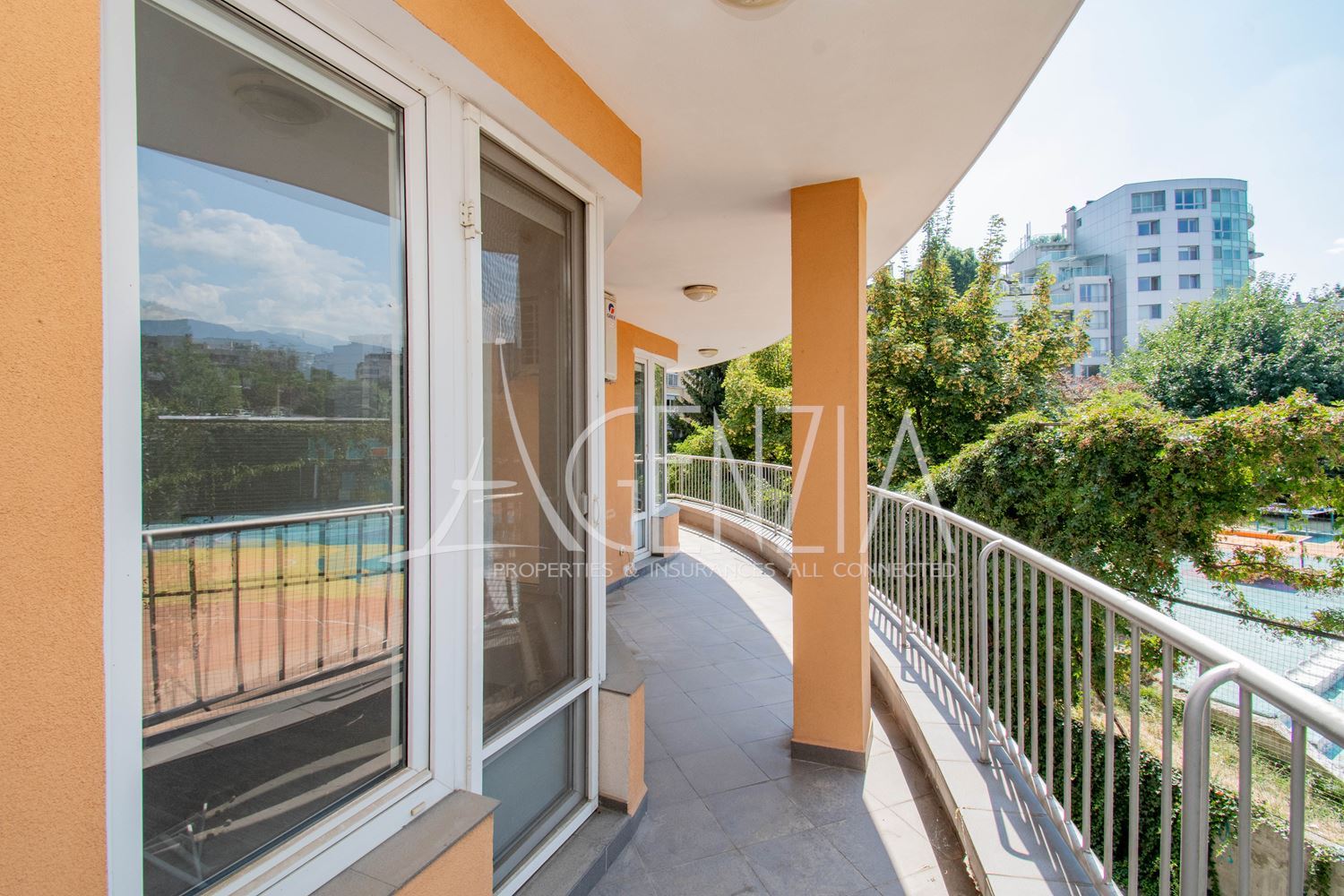 APPARTEMENT DE QUATRE PIÈCES À LOUER DANS LE QUARTIER DE LOZENETS