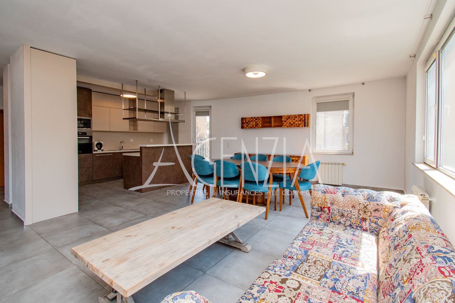 APPARTEMENT DE QUATRE PIÈCES À LOUER DANS LE QUARTIER DE LOZENETS