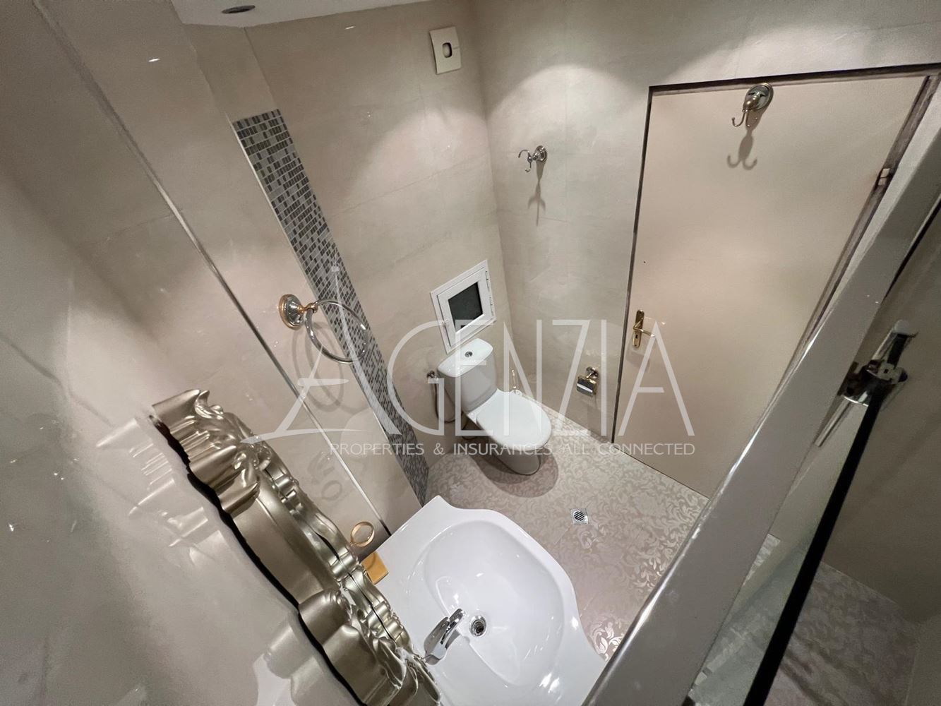 Spacious two-bedroom apartment with a garage in the Lozenets neighborhood