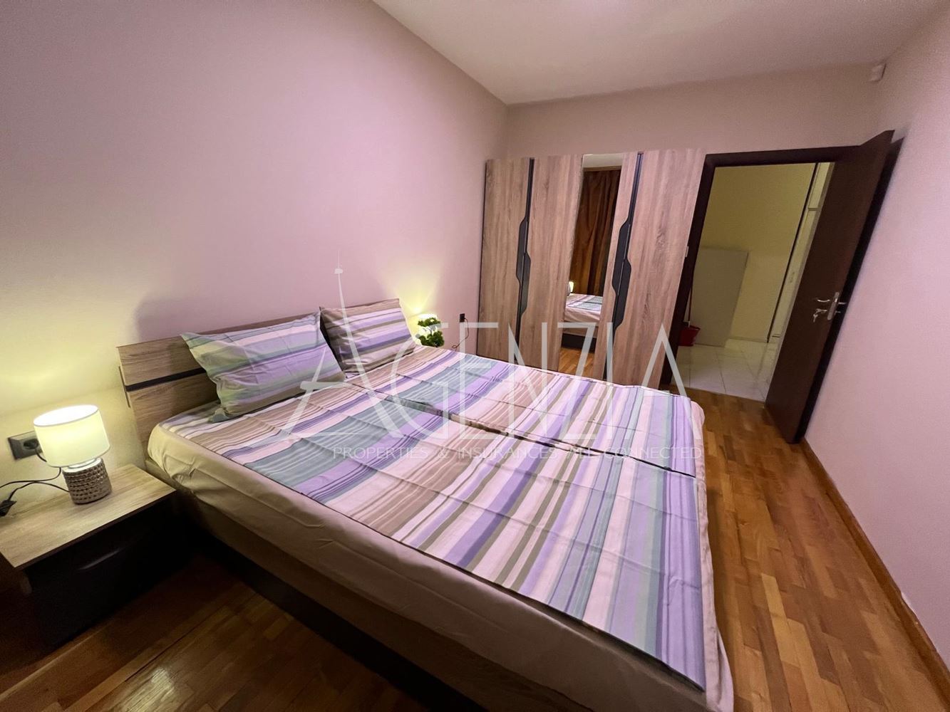 Spacious two-bedroom apartment with a garage in the Lozenets neighborhood