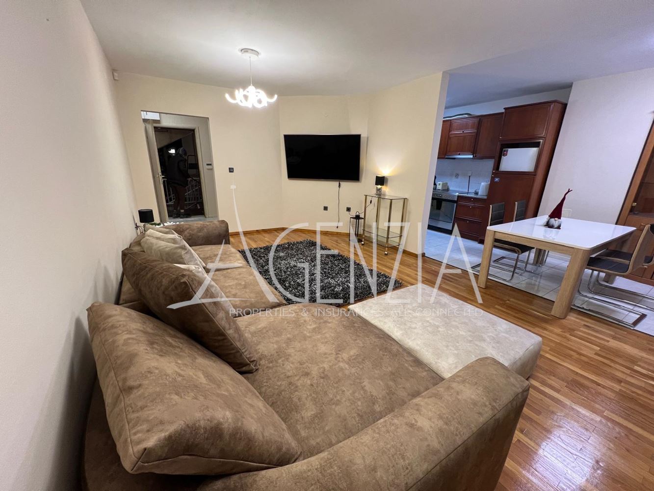 Spacious two-bedroom apartment with a garage in the Lozenets neighborhood