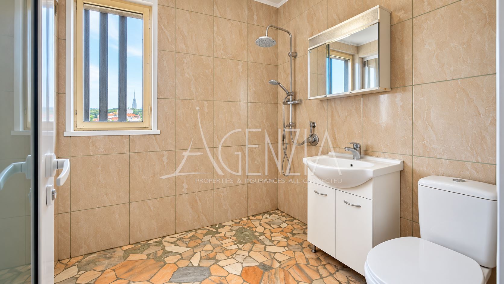 Spacieux appartement de deux pièces à vendre dans le quartier de Lozenets
